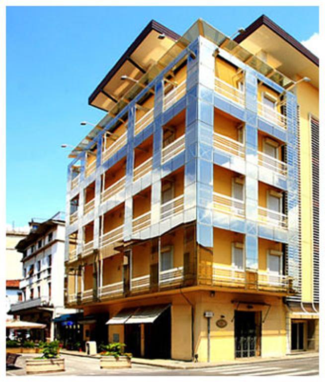 Hotel Crystal Palace Montecatini Terme Exterior foto